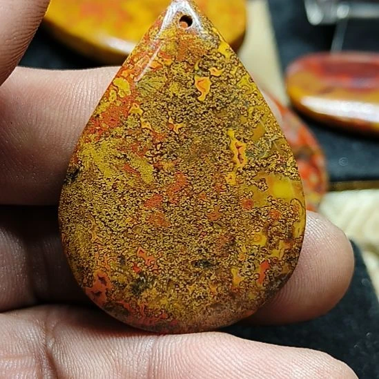 兜***星玛瑙/玉髓合金颈饰