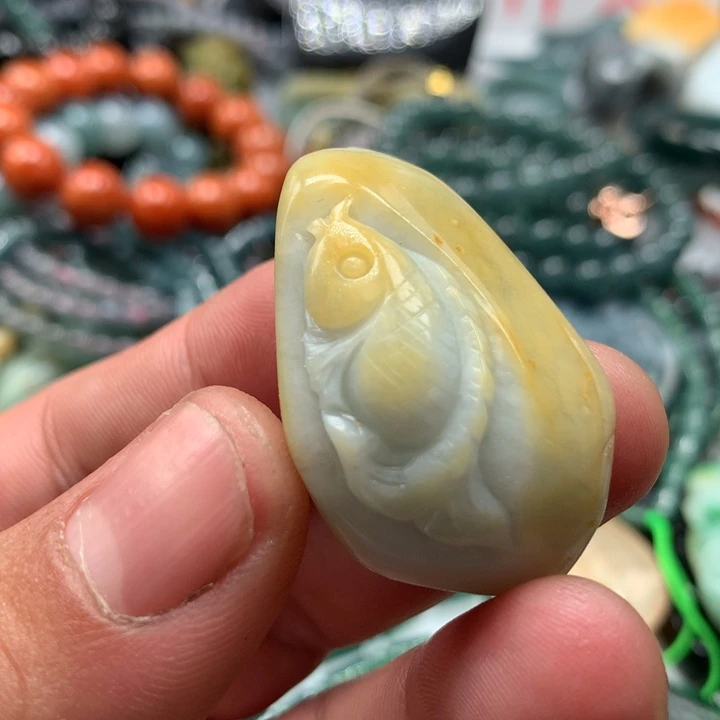 翡翠颈饰未镶嵌保真天然A货翡翠