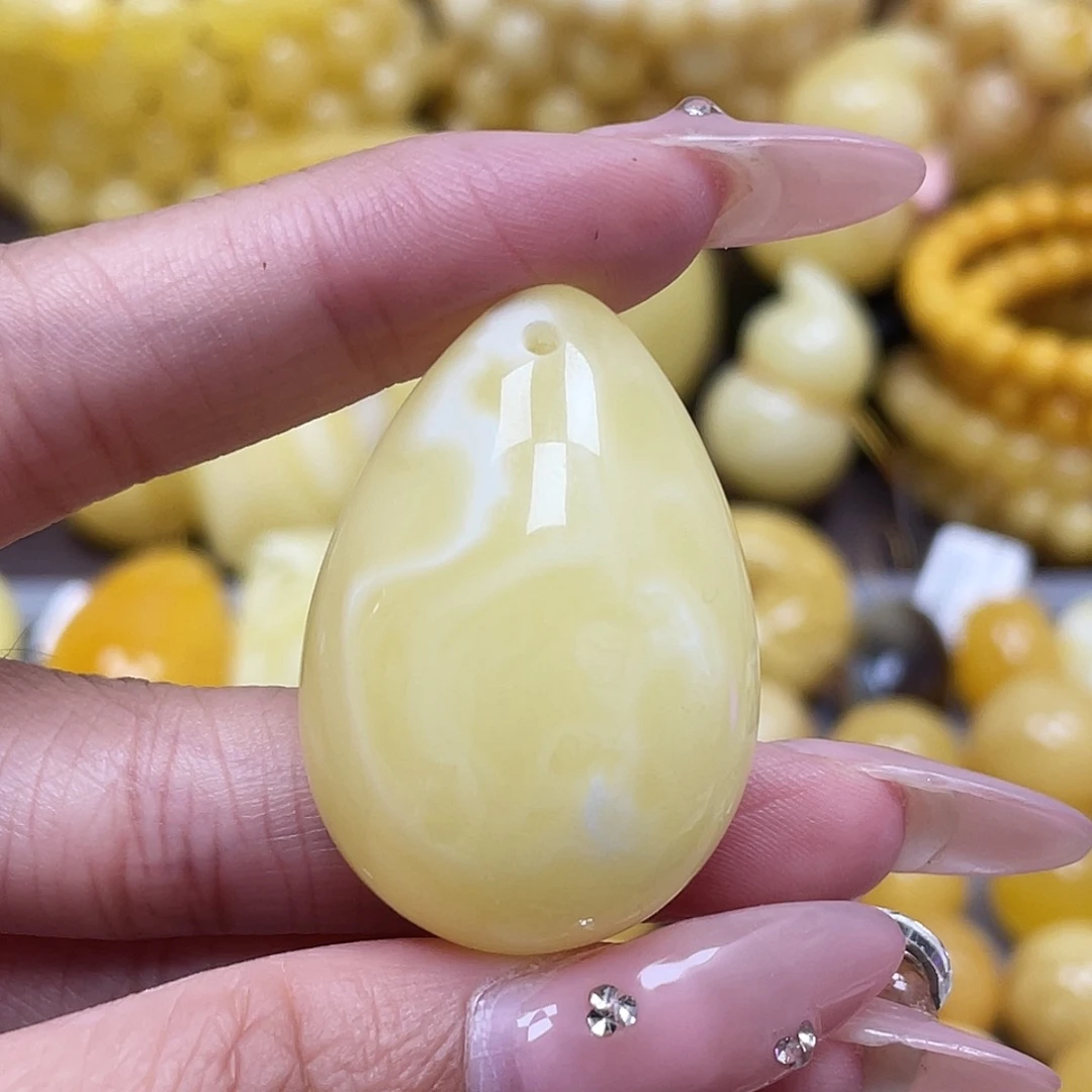 蜜蜡未镶嵌裸石38.6*26.4mm