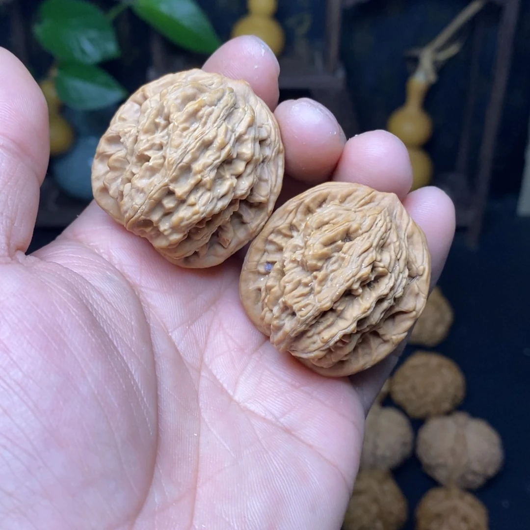 文玩核桃吊坠38虎头