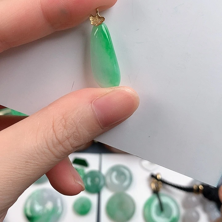 颈饰18K金镶嵌翡翠8633664688
