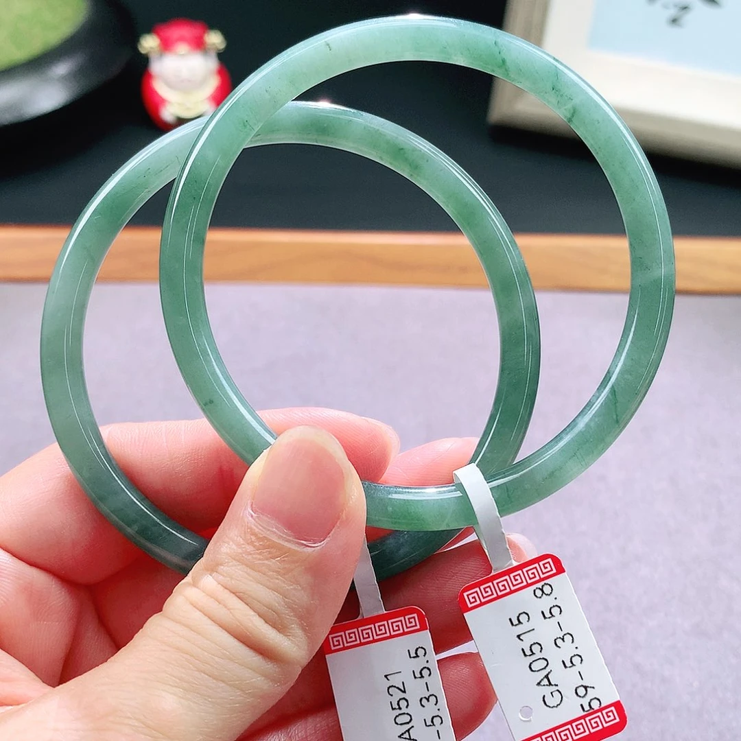 翡翠手镯未镶嵌天然翡翠手镯