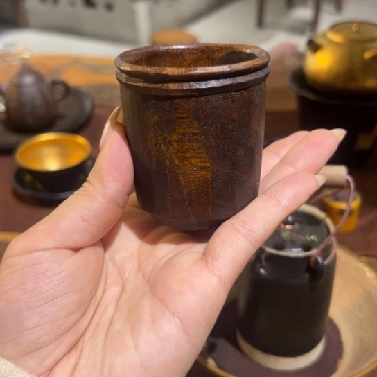 景德镇鱼和熊手工陶艺