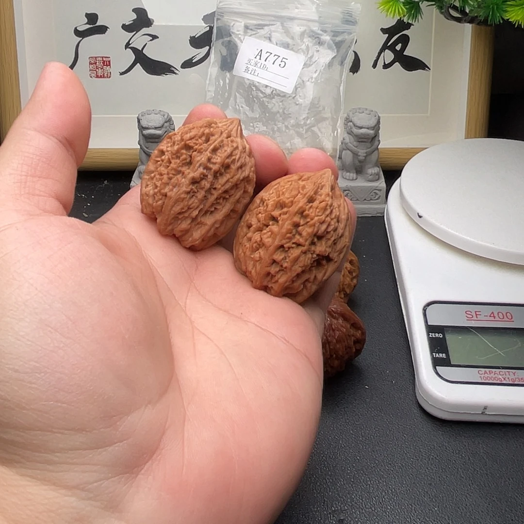 张***！A775蒜头35尖部小瑕疵