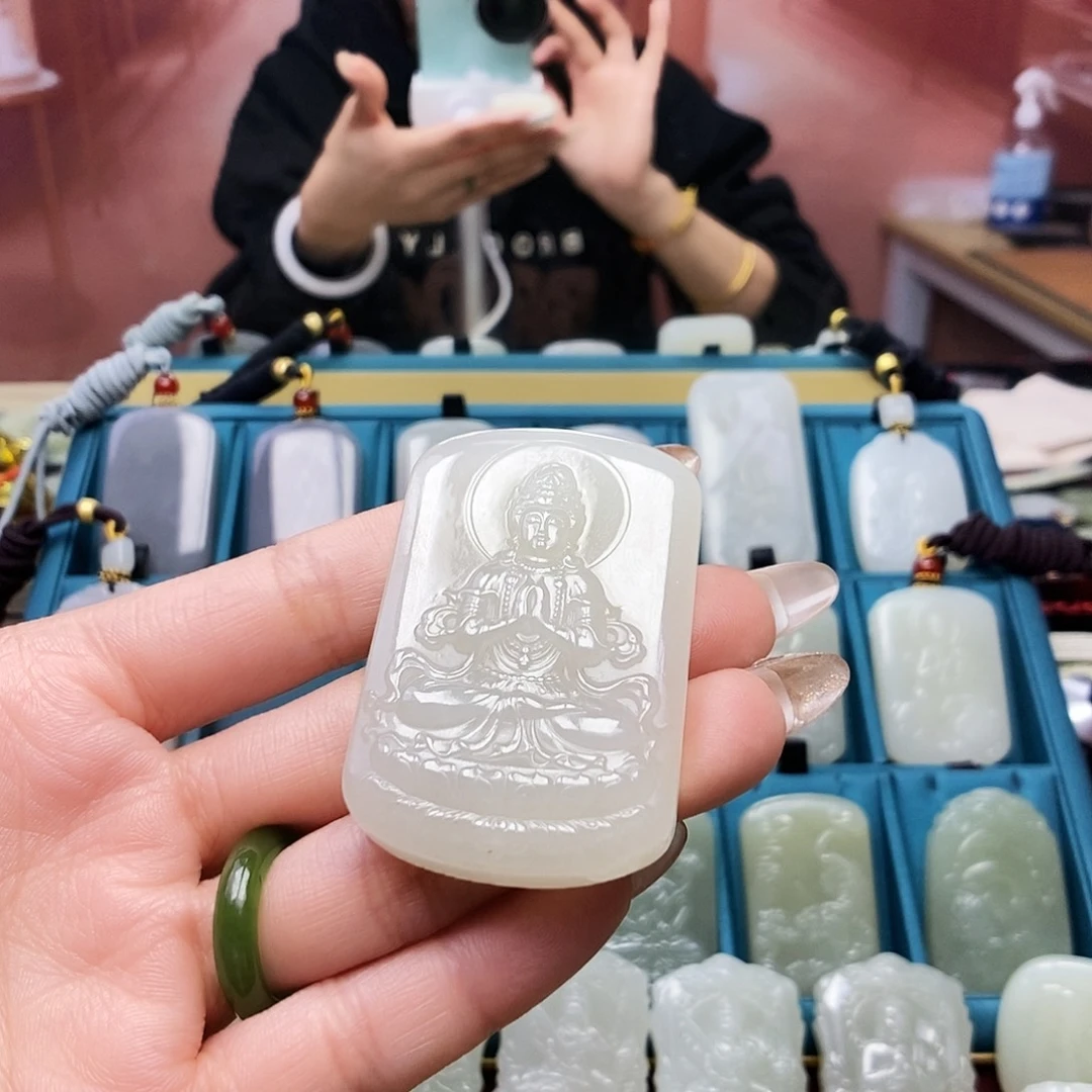 和田玉颈饰未镶嵌小*