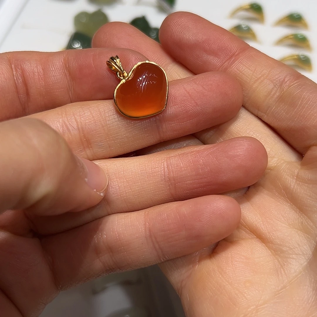 小***宝南红玛瑙银S925镶嵌颈饰