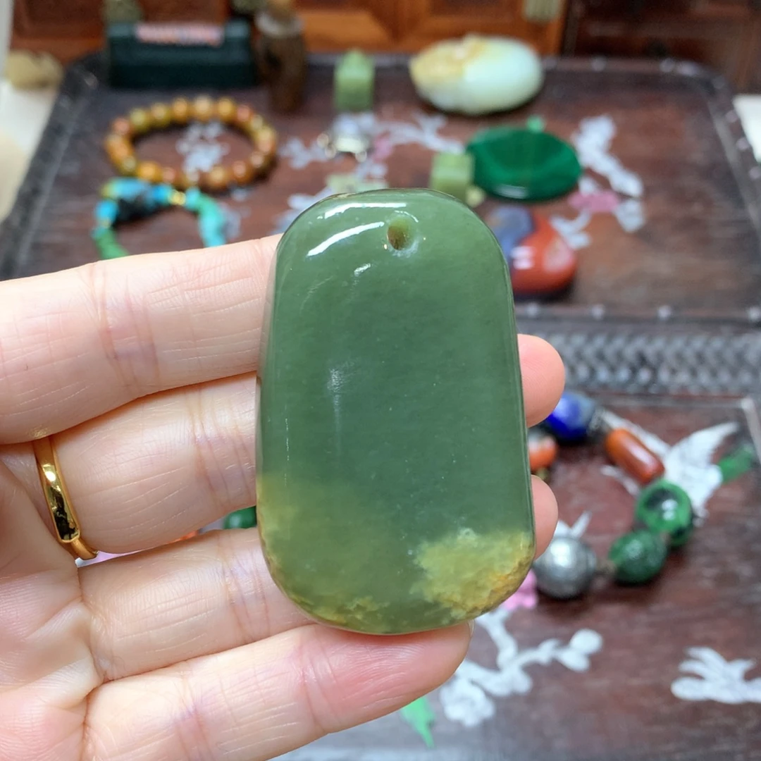 岫岩河磨玉（透闪石质玉）未镶嵌颈饰