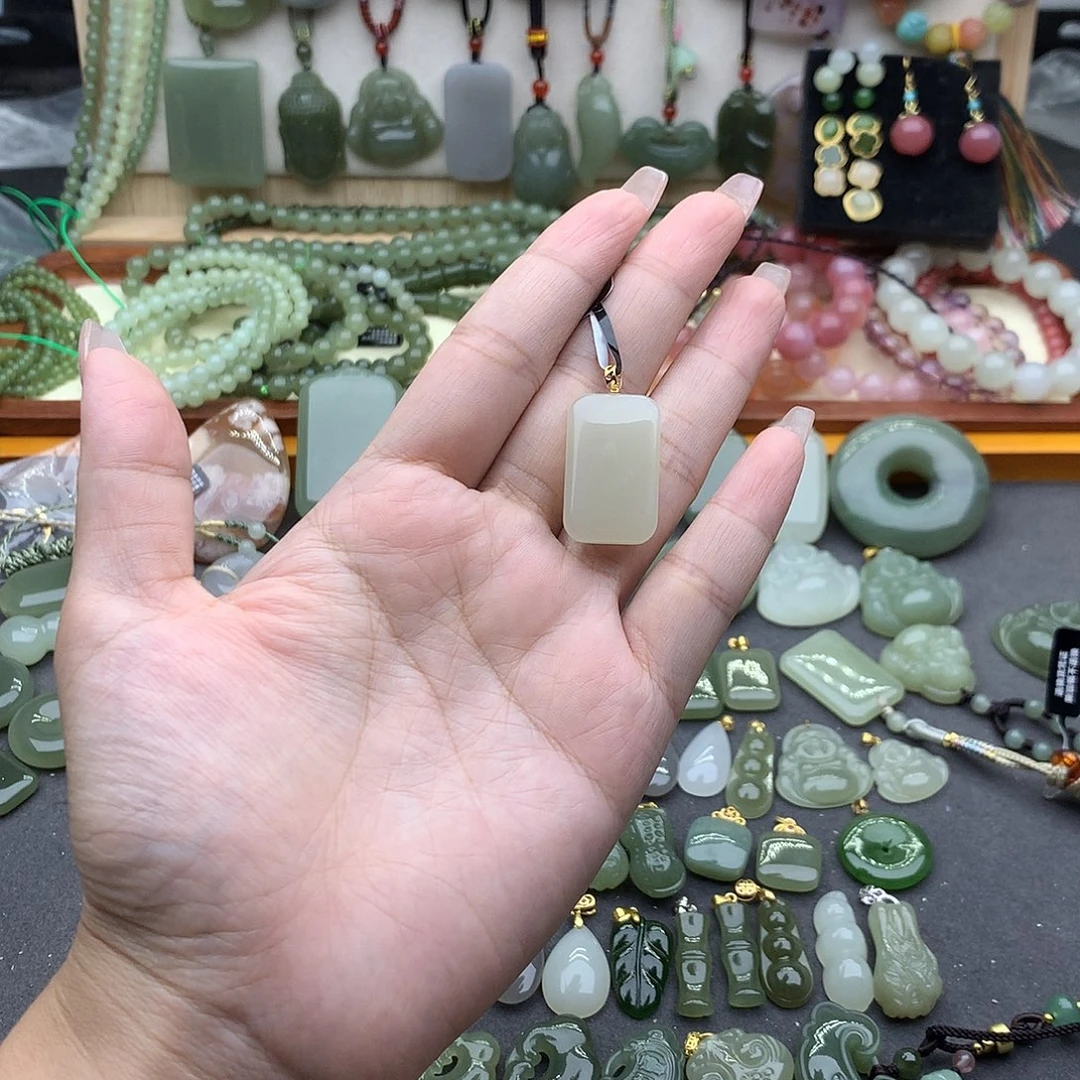 吊坠(不含链)18K金镶嵌和田玉