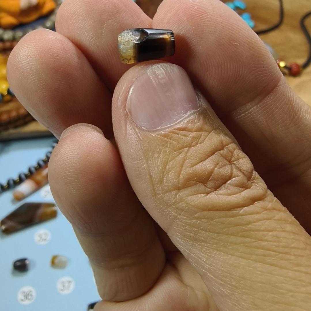 玛瑙/玉髓未镶嵌天然原矿玛瑙