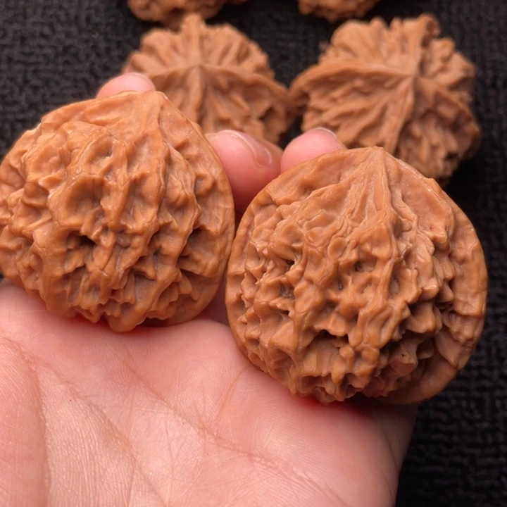 木质类秦岭精品文玩核桃2