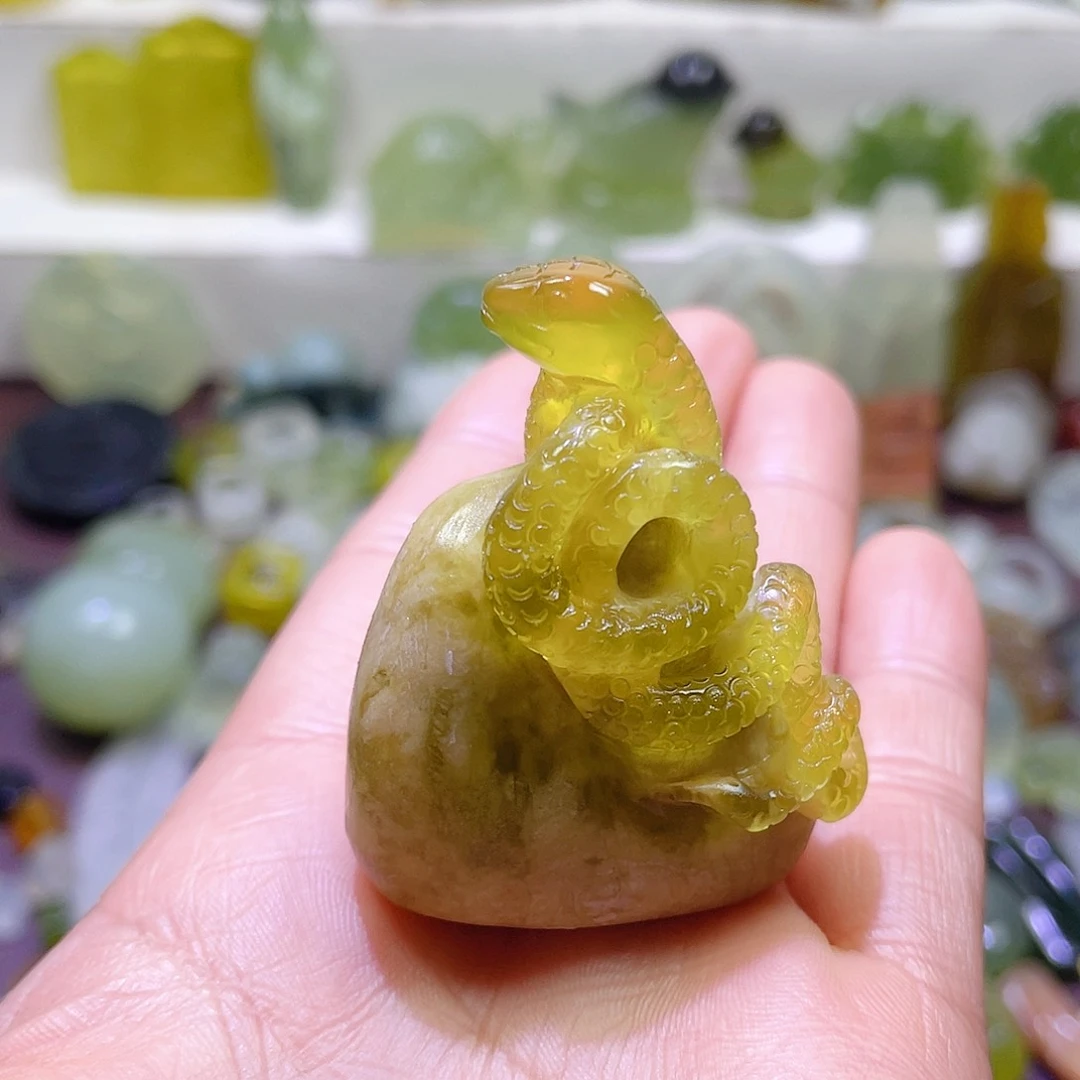 蛇纹石玉未镶嵌颈饰