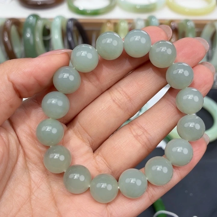 ****宝和田玉未镶嵌手镯