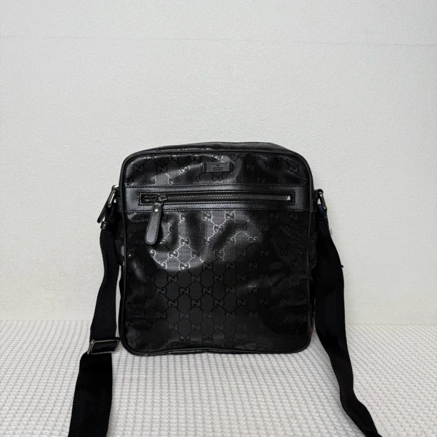 95新 GUCCI/古驰 7050/男士时尚黑色水晶皮单肩包