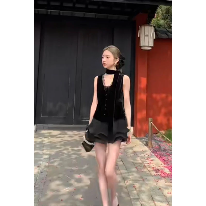 2025秋季新款修身显瘦简约百搭气质时尚无袖上衣高腰A字半身短裙