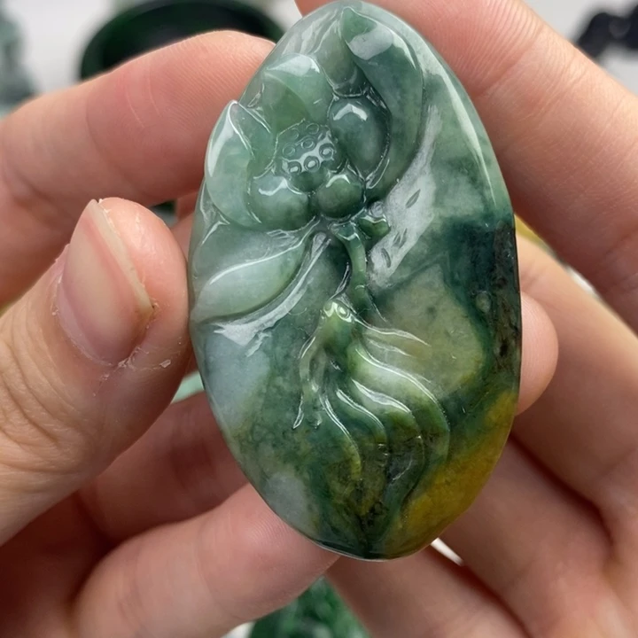 颈饰未镶嵌翡翠吊坠