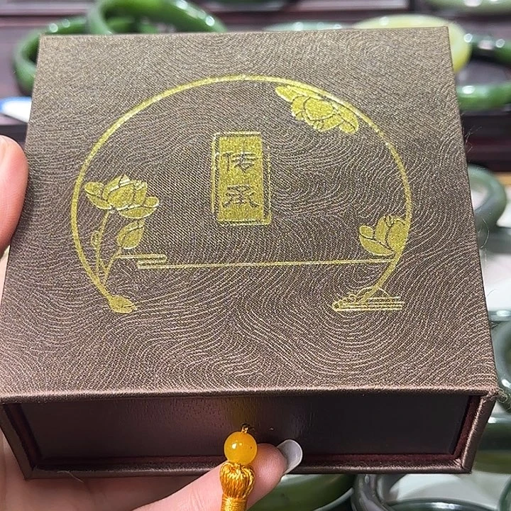 羽毛亚克力手镯盒子