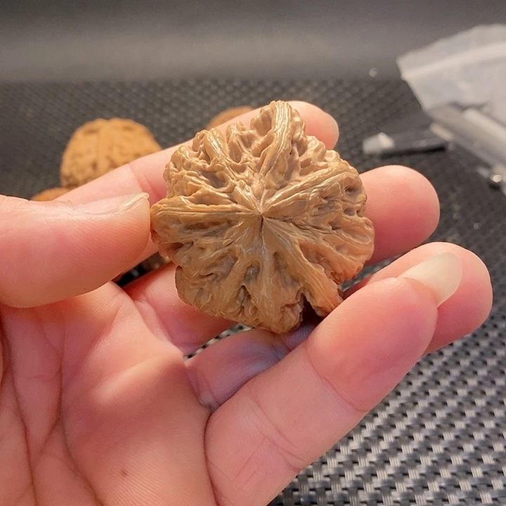 把件文玩核桃大粗筋三棱