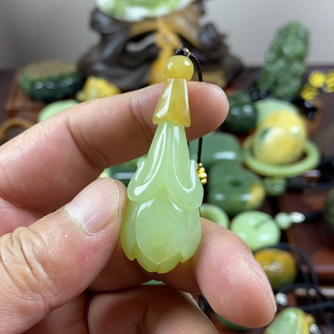 岫岩老玉（透闪石质玉）未镶嵌珠宝奇石