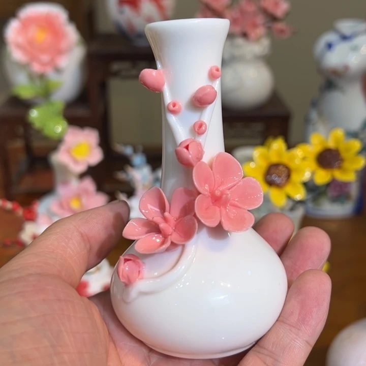 手工精致陶瓷摆件