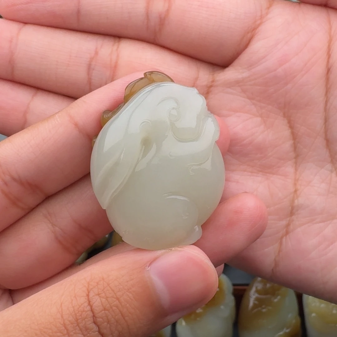 醇***境和田玉未镶嵌颈饰