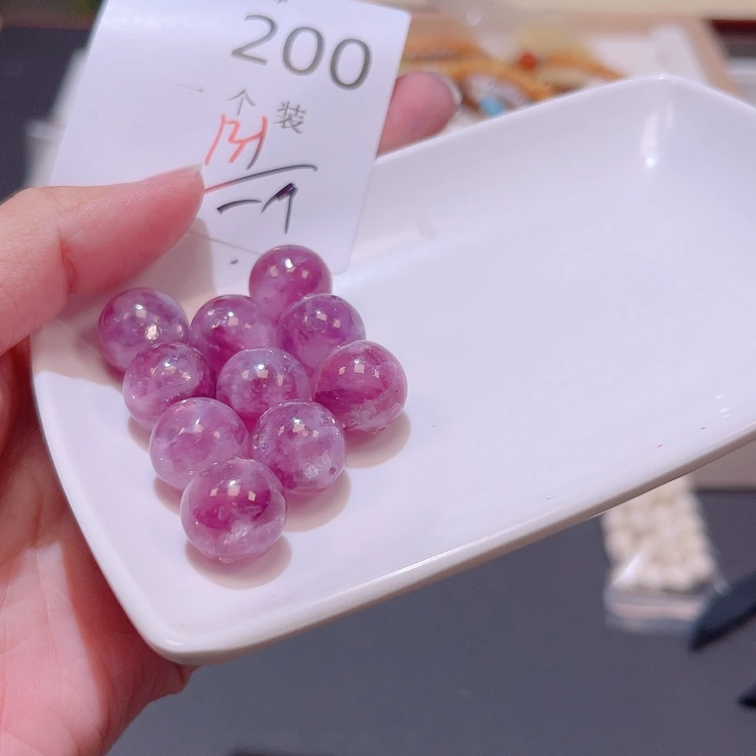 未镶嵌珠宝半成品水晶200 。