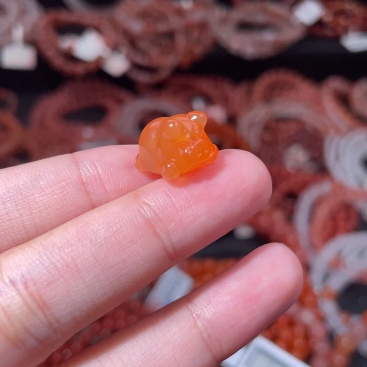 南红玛瑙未镶嵌小猪427