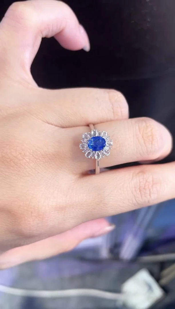 玉峰珠宝【安娜】蓝宝石戒指18K金【U3323】多样性发一