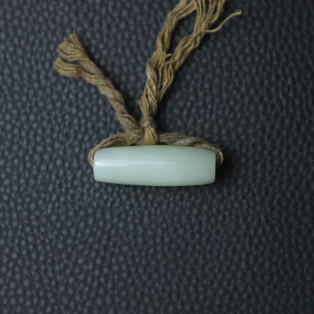 TCWWA08548清晚和田白玉骨形勒子