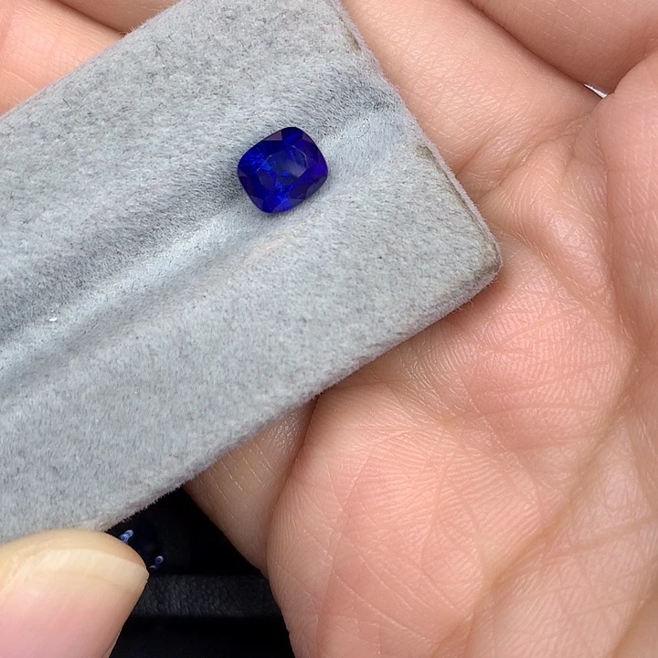 蓝宝石裸石1.6ct皇家蓝蓝宝石