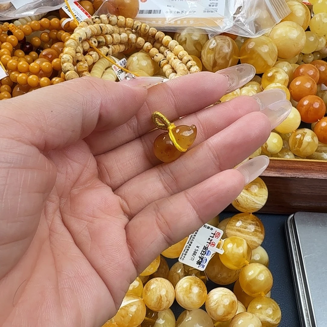 琥珀未镶嵌珠宝奇石