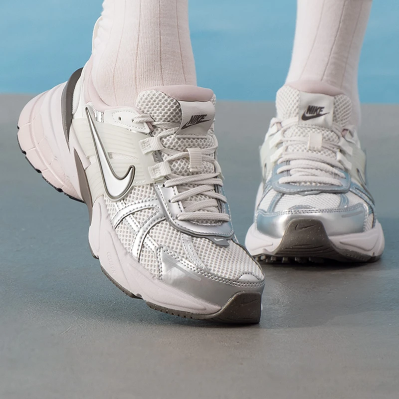 NIKE耐克正品女鞋秋季新款V2K RUN灰粉复古百搭厚底老爹鞋跑步鞋