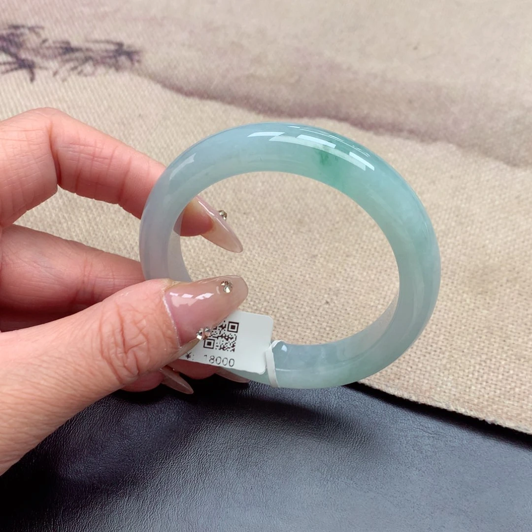 未镶嵌手镯翡翠缅甸翡翠手镯
