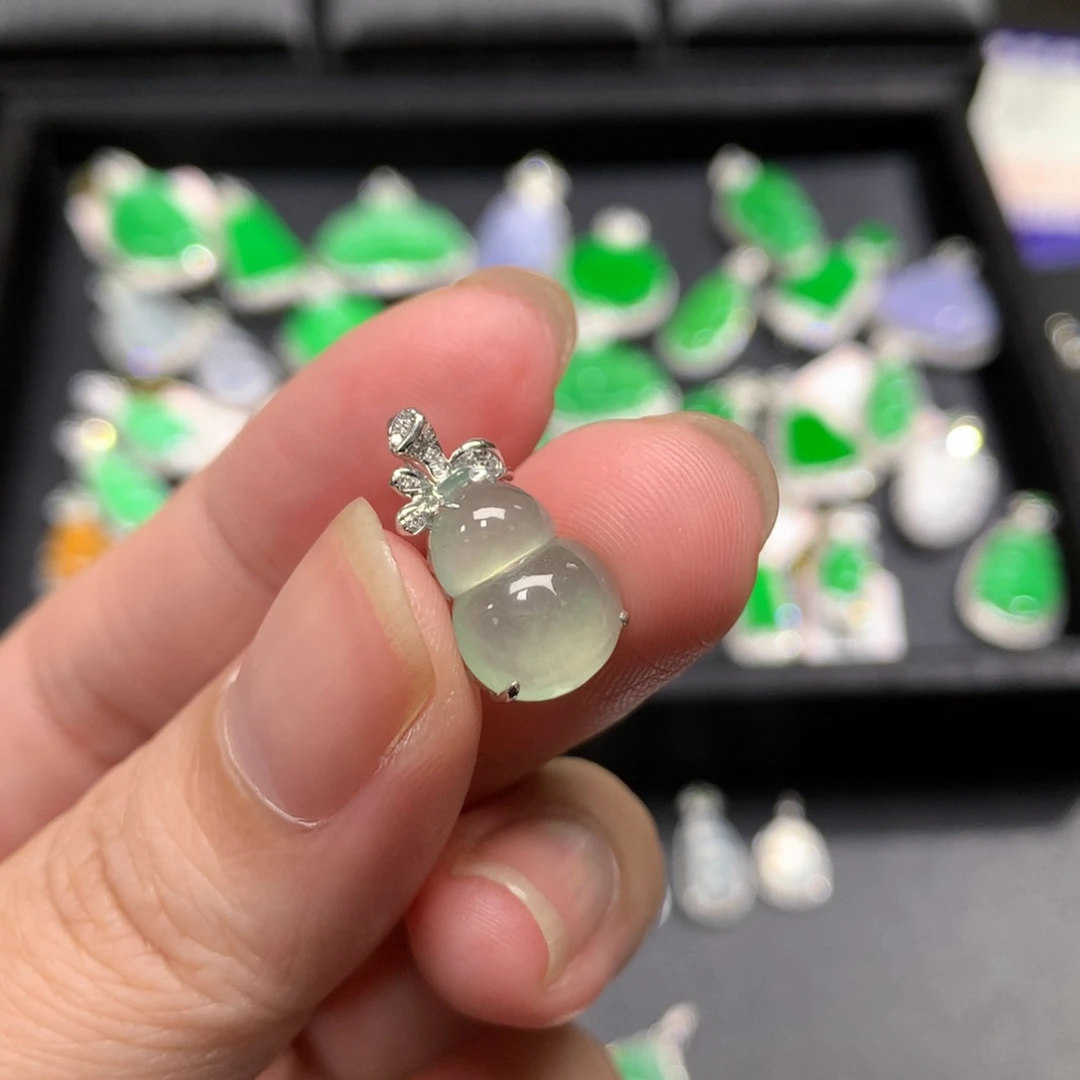 吊坠(不含链)18K金镶嵌翡翠