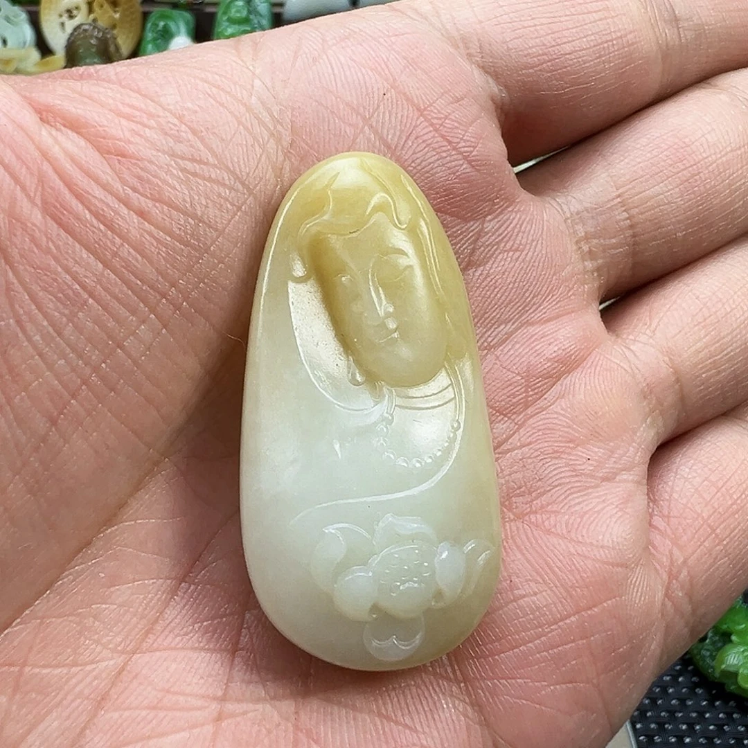 和田玉（糖玉）未镶嵌颈饰