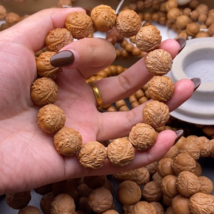 猴头核桃吊坠 龙蛇金蟾漏眼介意不拍