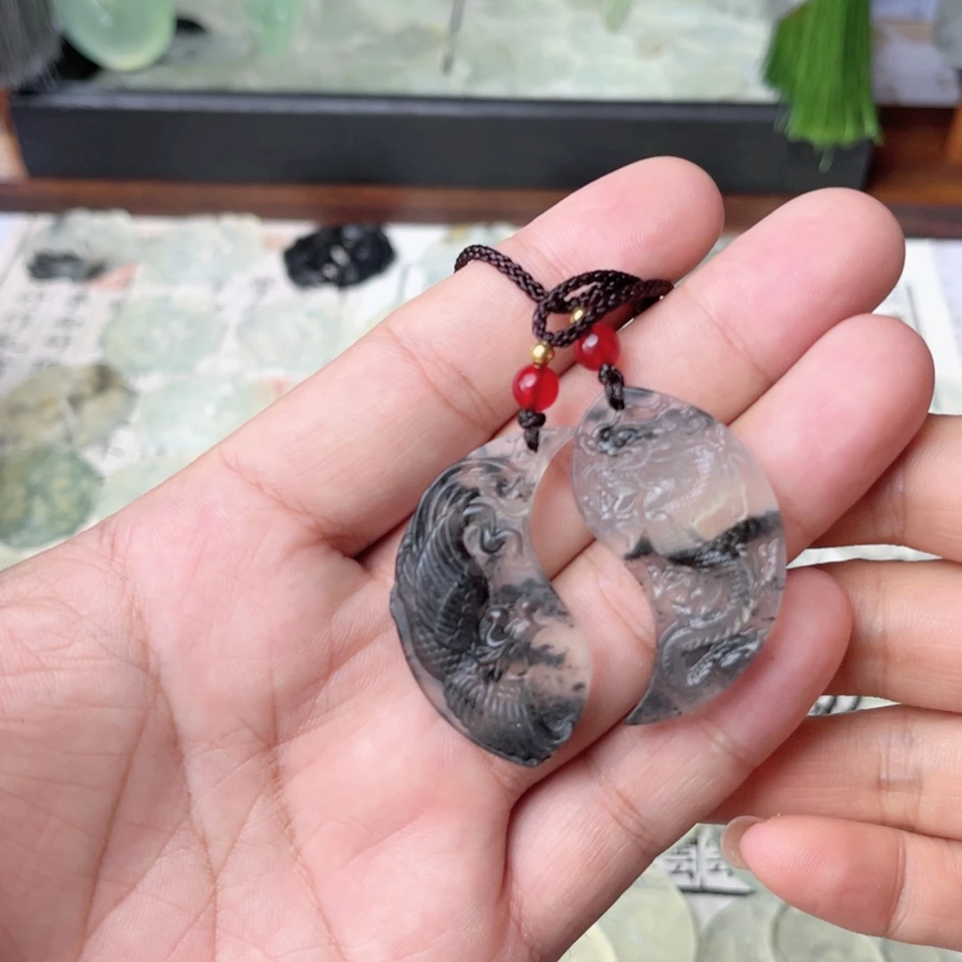 阿***缪未镶嵌蛇纹石玉颈饰