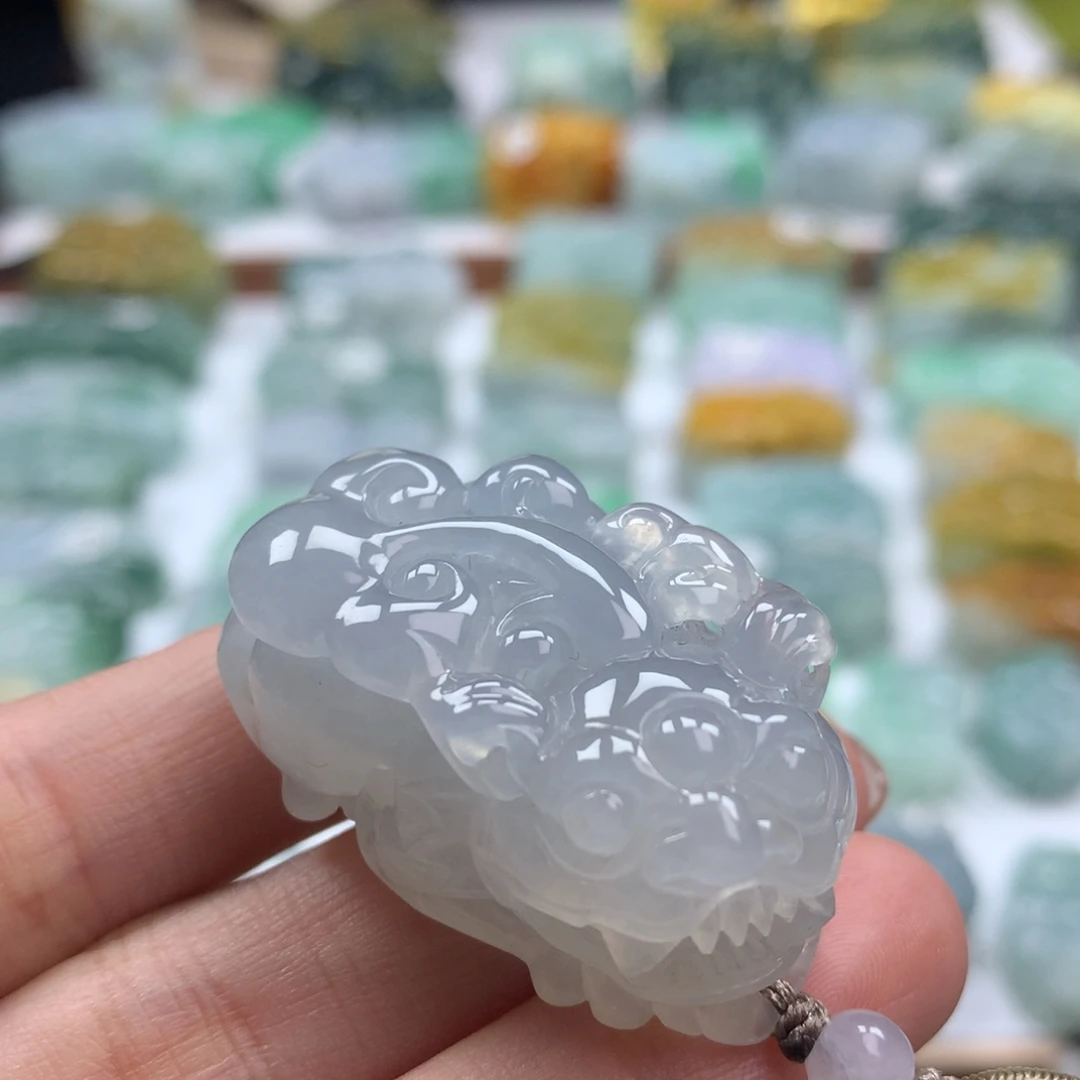 翡翠未镶嵌颈饰貔貅24