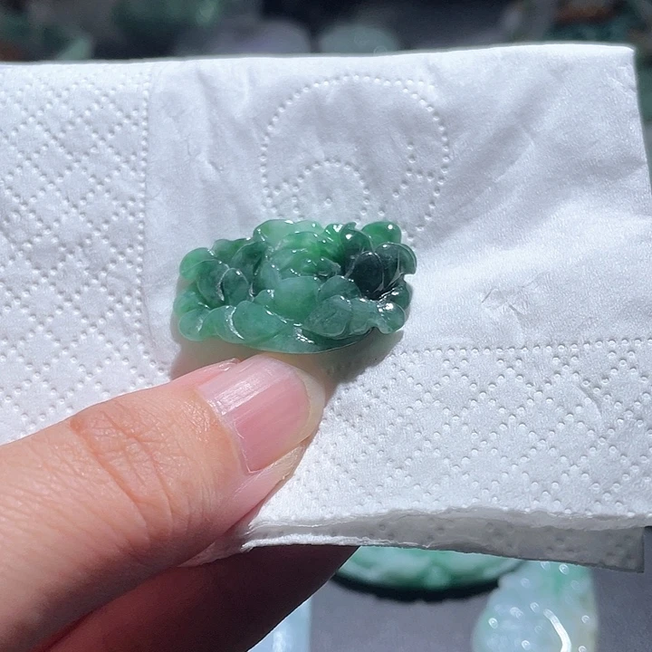 翡翠未镶嵌颈饰天