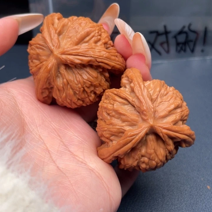 盒***子吊坠文玩核桃白狮子