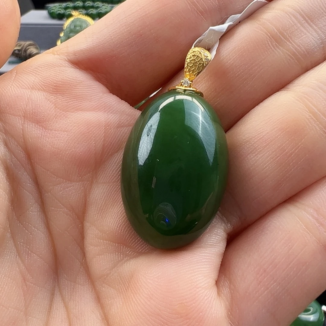 和田玉18K金镶嵌颈饰