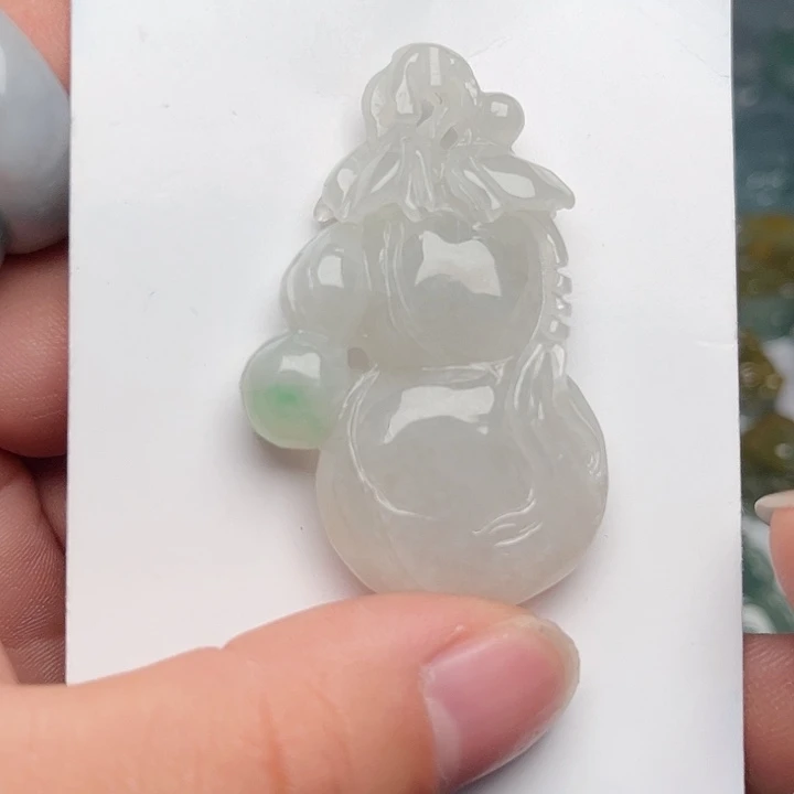 翡翠颈饰未镶嵌葫芦