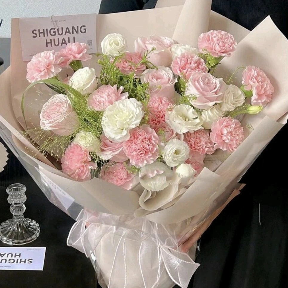 【幸福有爱】11朵粉色康乃馨混搭玫瑰花束鲜花