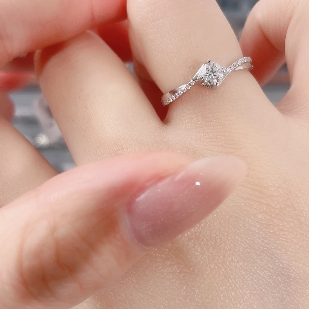 天然钻石戒指/指环18K金镶嵌A18090352