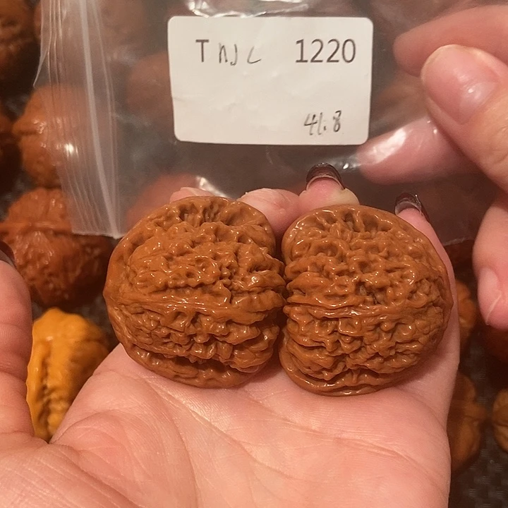 文玩核桃吊坠南疆石41.8