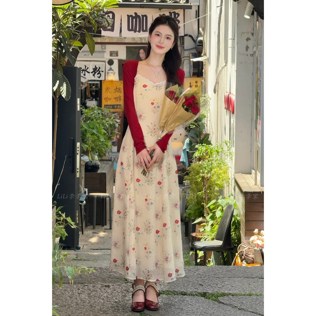 LILI李李家【蔷薇少女】度假风套装显白红色开衫碎花吊带裙XMZH7146