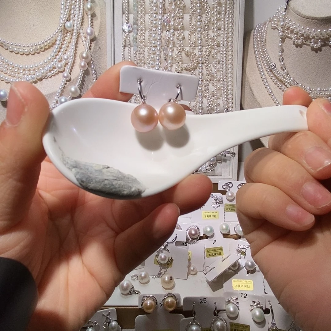 银S925镶嵌淡水珍珠耳饰中国红高跟鞋耳勾