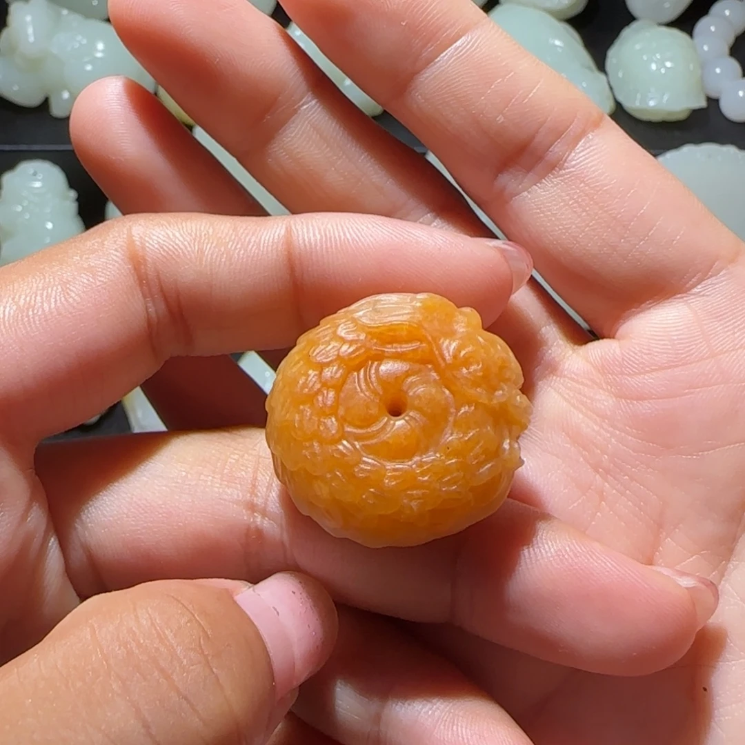 简***吃和田玉未镶嵌颈饰