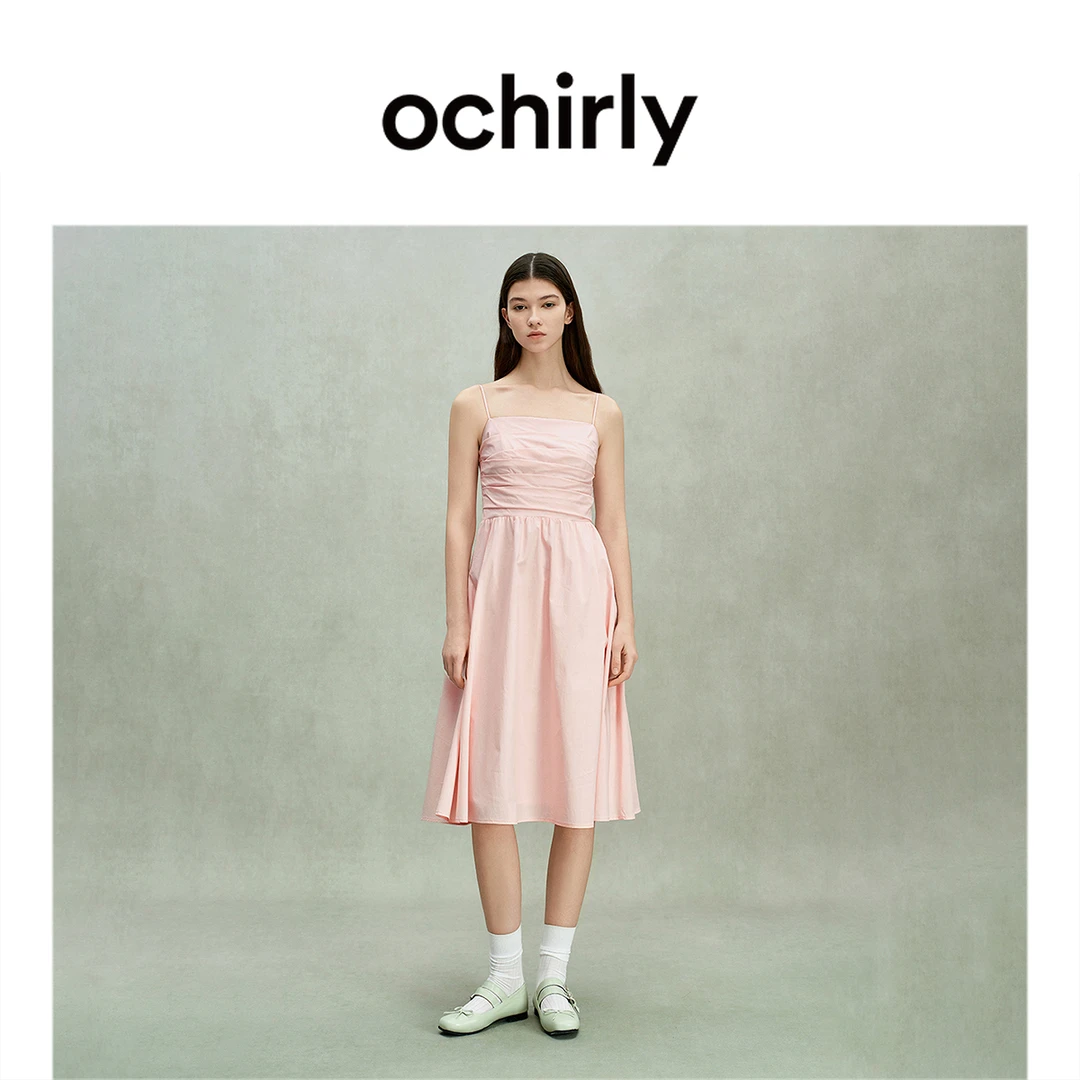 OCHIRLY欧时力 裥褶A字吊带连衣裙礼服淡人穿搭度假裙2025夏新品