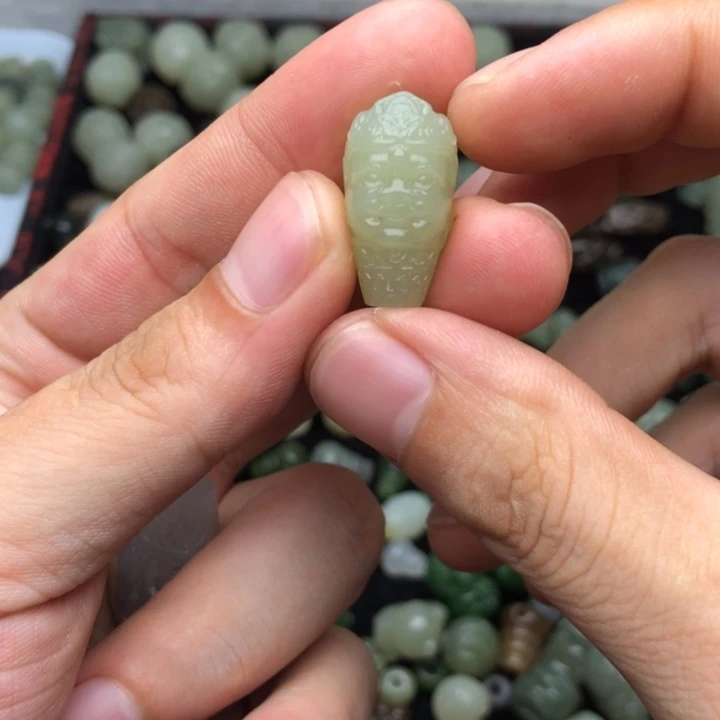 【闪购商品】和田玉未镶嵌颈饰蔚