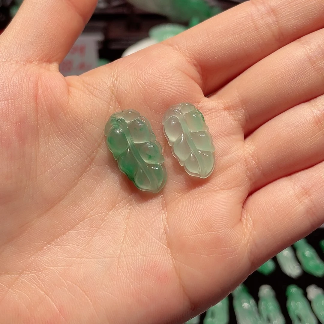 石英质玉颈饰未镶嵌橙***?